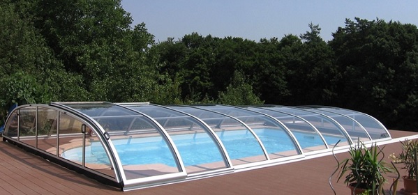 Pool mit Überdachung